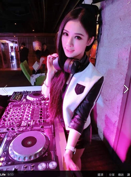 DJ Pennie Tan Khoe Ảnh Vẻ Đẹp Thơ Ngây Tại Quán Bar