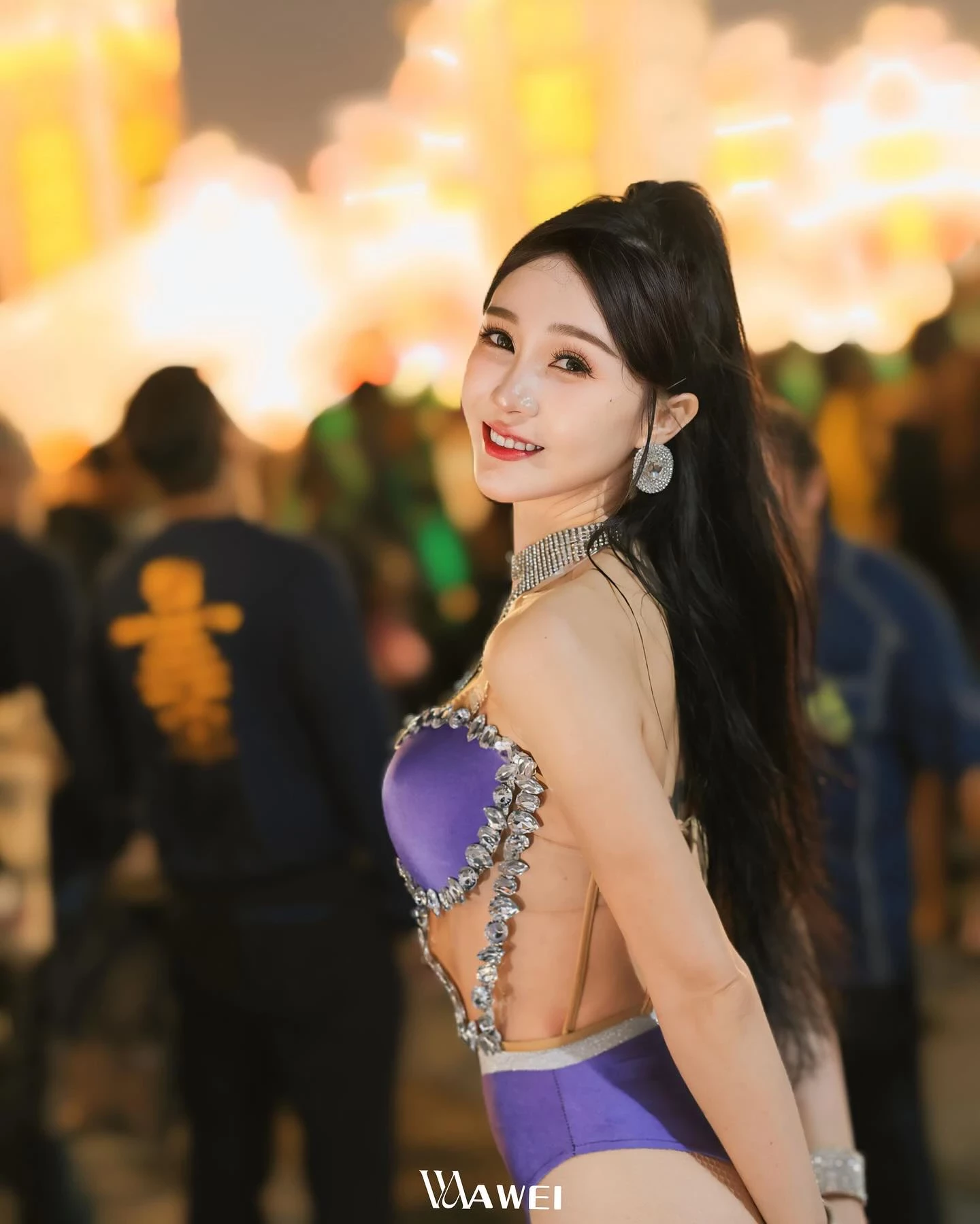 Mỹ Nữ Chân Dài Khoe Góc Dáng Hoàn Mĩ Với NhIều Trang Phục Gợi Cảm