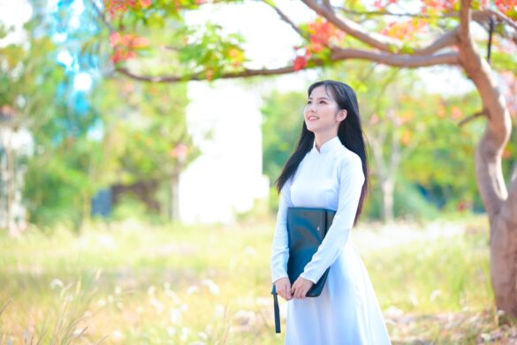 Ao-dai-hoa-phuong-4-585x390.jpg