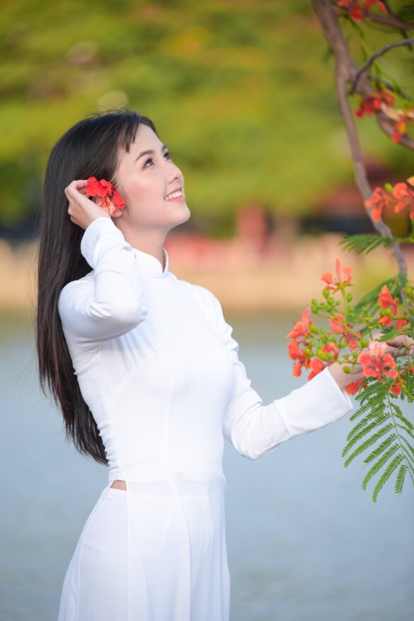 Ao-dai-hoa-phuong-1-585x876.jpg