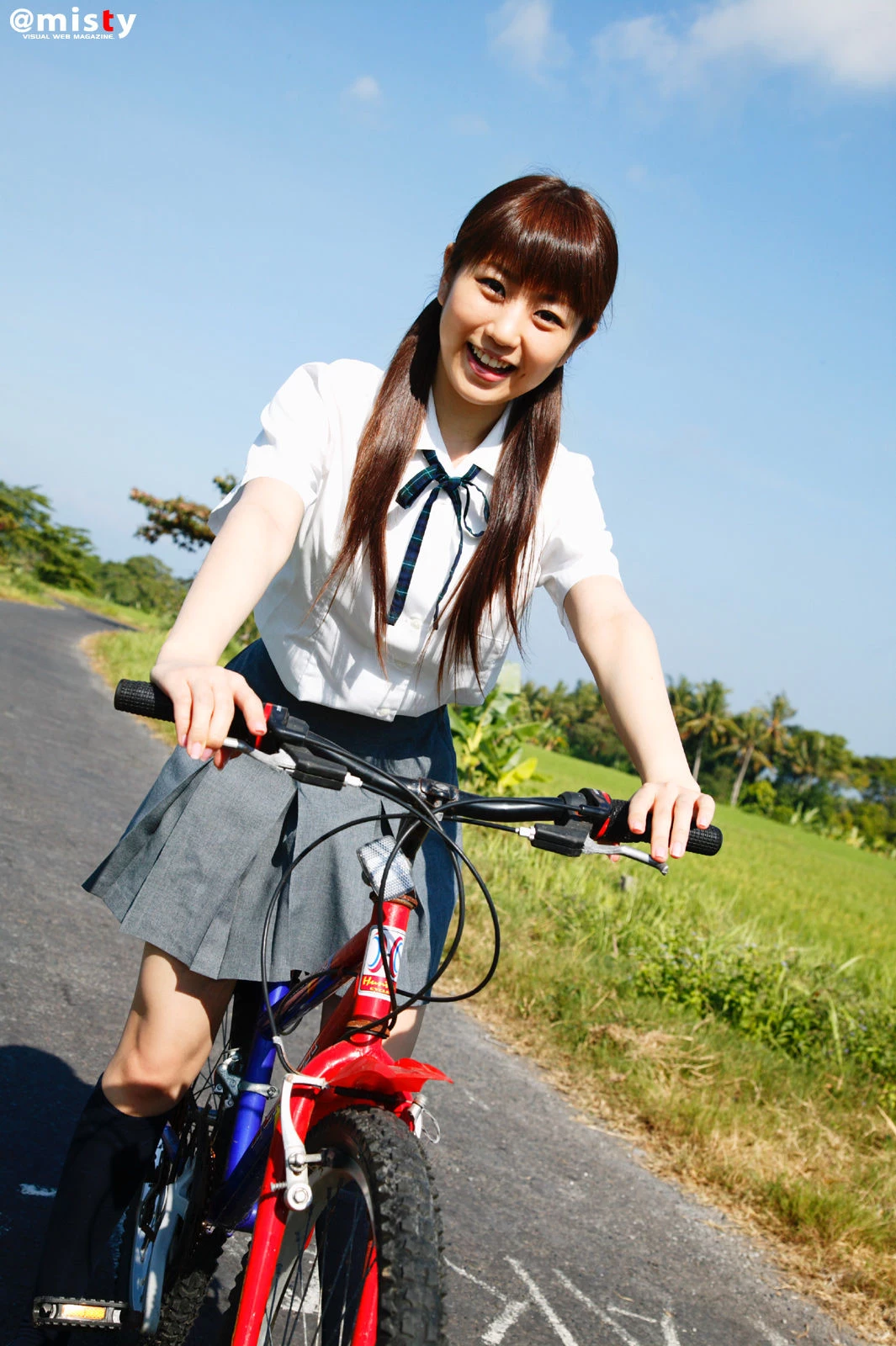 Nữ Sinh Chise Nakamura Show Ảnh Siêu Cute