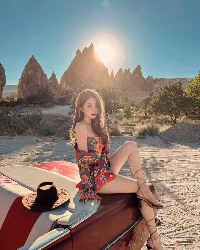 Hot Girl Tạo Dáng Với Thân Hình Nóng Bỏng Đầy Quyến Rũ